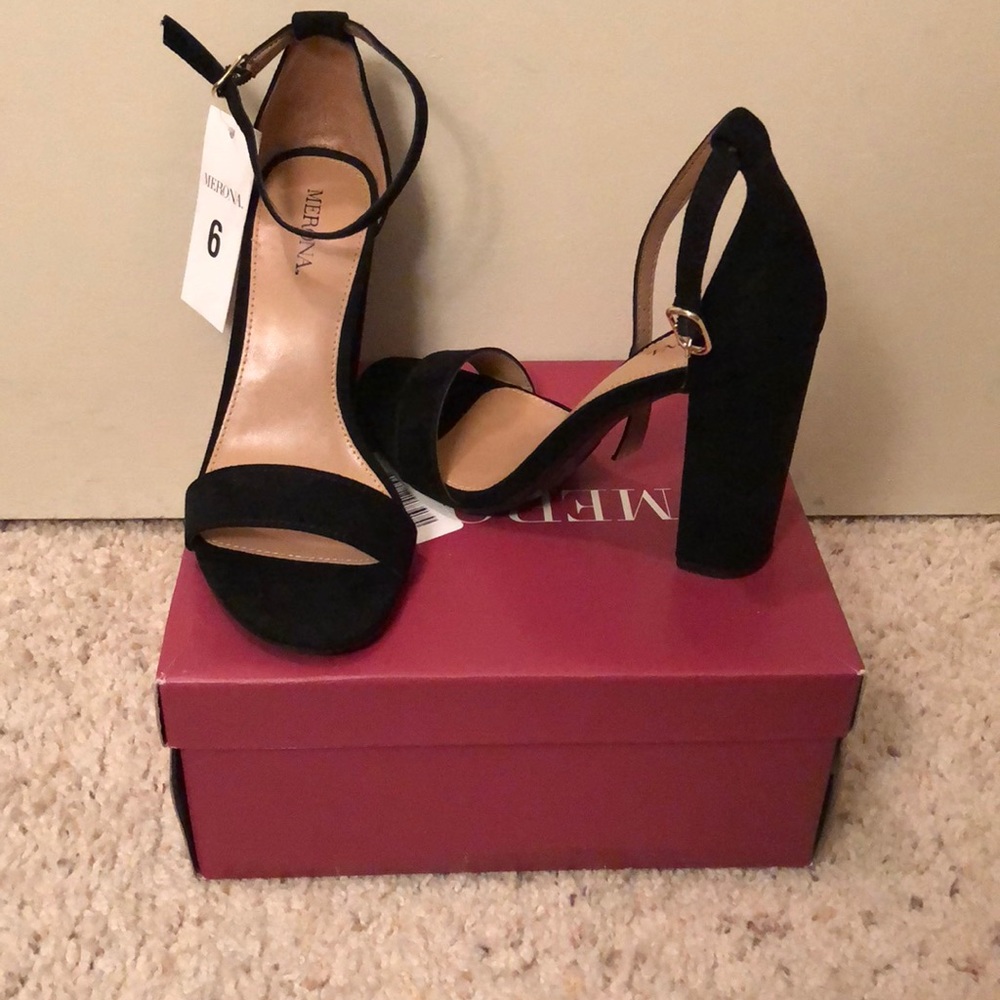 New black wedge heels